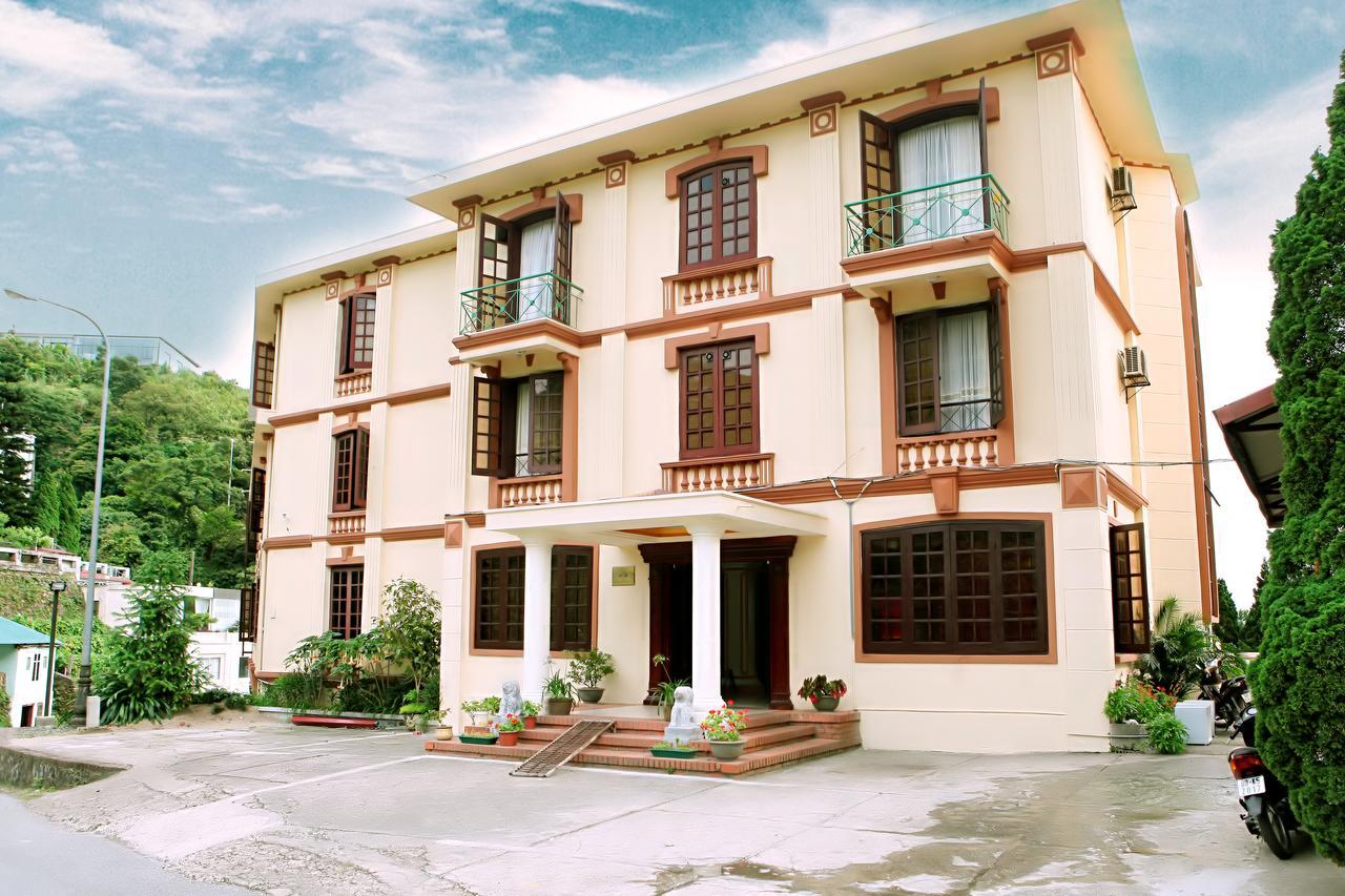 Khach San Cay Thong Hotell Tam Ðảo Eksteriør bilde